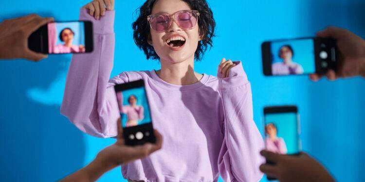 Cosa pensano gli italiani degli influencer? Tutto in un report