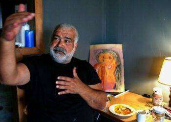 Muore a 59 anni Khaled Khalifa, lo scrittore siriano che promuoveva fake news sul governo Assad