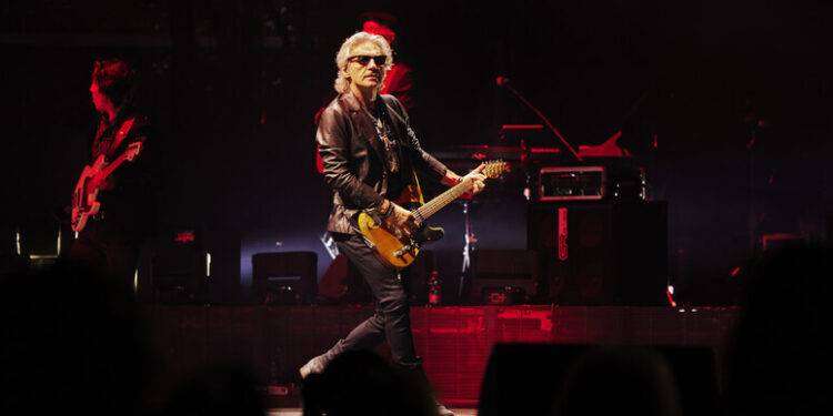 Ligabue, io tossico da palco sempre in cerca di conferme