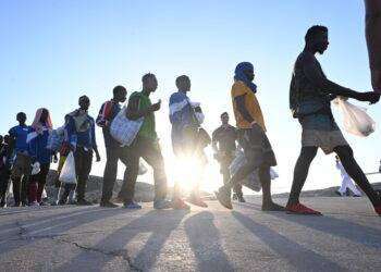 Notte di sbarchi a Lampedusa, arrivati 340 migranti