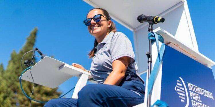 Da Cagliari in giro per il mondo come arbitra di padel