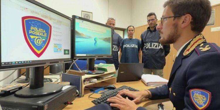 Lotta alla pedopornografia online: 3 arresti e 24 indagati, perquisizioni anche in Sardegna