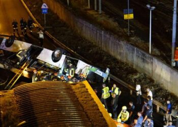 Incidente Mestre, 21 morti. Rimosso pullman precipitato, analisi video