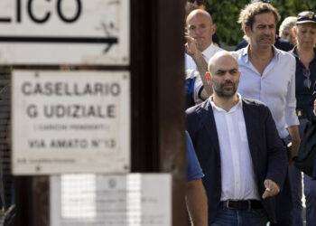 Diffamò Meloni, a Saviano multa di 1000 euro