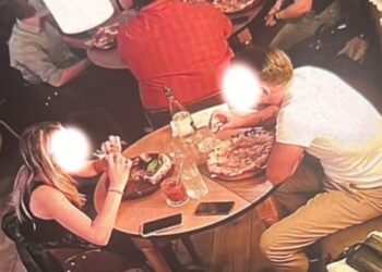 Mangiano e scappano senza pagare. Il ristorante posto la foto su Facebook