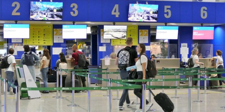 Sciopero, ventina di voli cancellati da e per la Sardegna