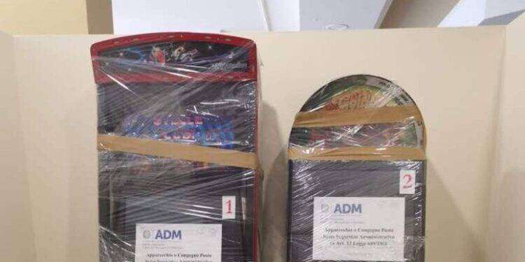 Otto slot machine illegali sequestrate nel Cagliaritano