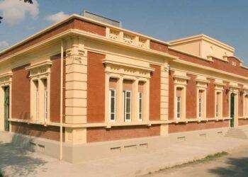 Dal 29 ottobre al Teatro delle Saline la compagnia Akròama porta in scena le rassegne Teatro Contemporaneo e Famiglie a teatro