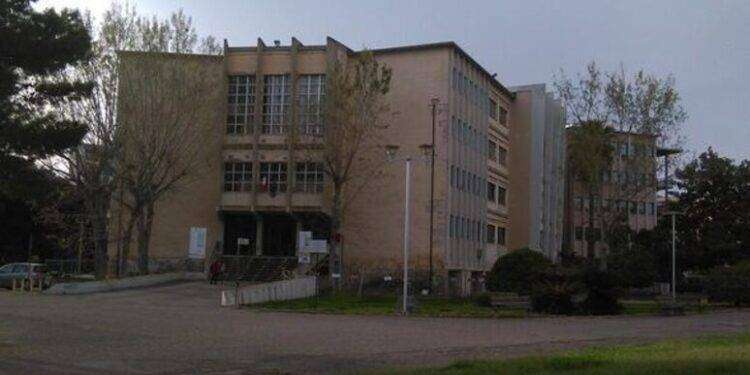 Abusa della figlia minorenne della compagna, arrestato a Oristano