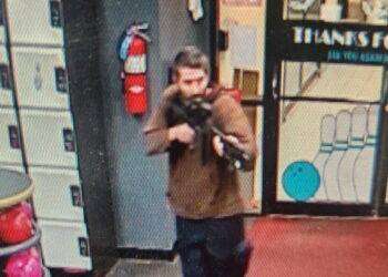 Usa, strage nel Maine con almeno 22 morti. E’ caccia all’uomo