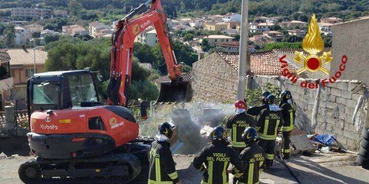 Lavori danneggiano serbatoio dismesso, fuga di gas ad Arzachena