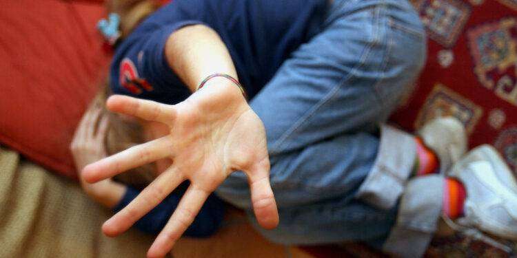 Aumentano i reati sui minori, in particolare le violenze sessuali