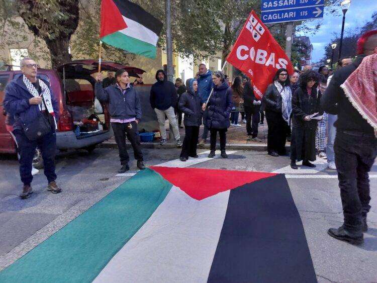 A Nuoro in migliaia in piazza per la Palestina
