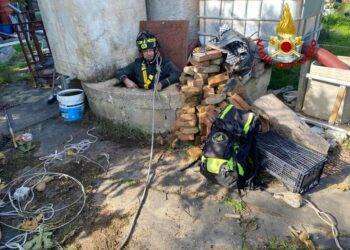 Nuoro, cade dentro il pozzo: salvato dai Vigili del Fuoco