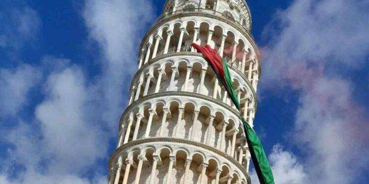 Pisa, corteo pro-palestina occupa la Torre