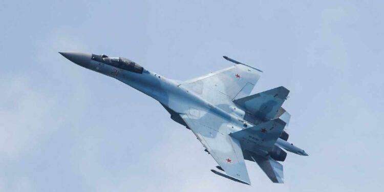 L’Iran ha finalizzato accordi per l’acquisto di jet da combattimento Sukhoi Su-35 e elicotteri russi