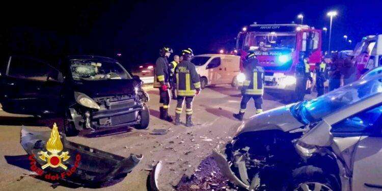 Olbia. Scontro frontale in via Santa Lucia. Due donne ferite