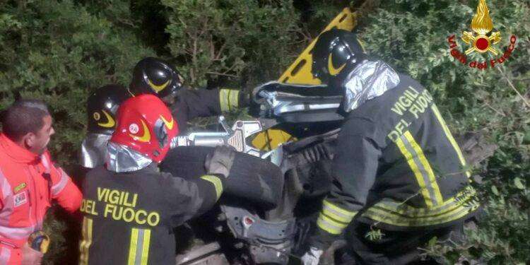 Dorgali, con l’auto finisce nel burrone: ferito un uomo