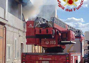 Olbia, fiamme in appartamento, intervento dei Vigili del Fuoco