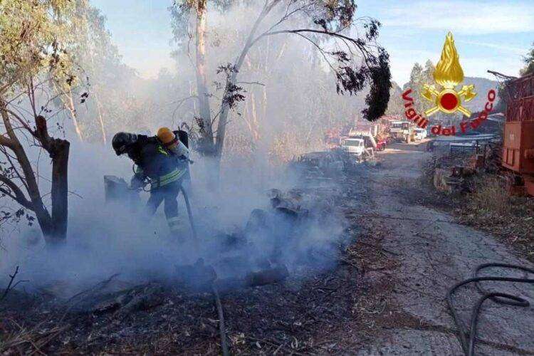 Incendi a Jerzu e Osini, in azione Vigili del Fuoco e l’elicottero del Corpo Forestale