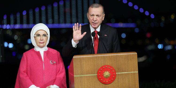 Erdogan, ‘Israele commette crimini davanti agli occhi del mondo’