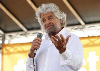 Grillo torna in tv dopo nove anni e sceglie Fazio