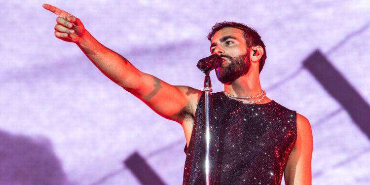 Capodanno a Cagliari, la star è Marco Mengoni: si parla di cifre folli per il concerto
