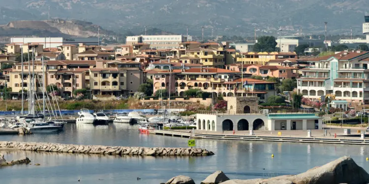 Olbia, Nizzi vieta consumo e vendita di alcolici in centro