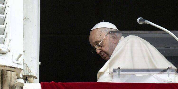 Il Papa con la voce affaticata, ‘non sto bene di salute’