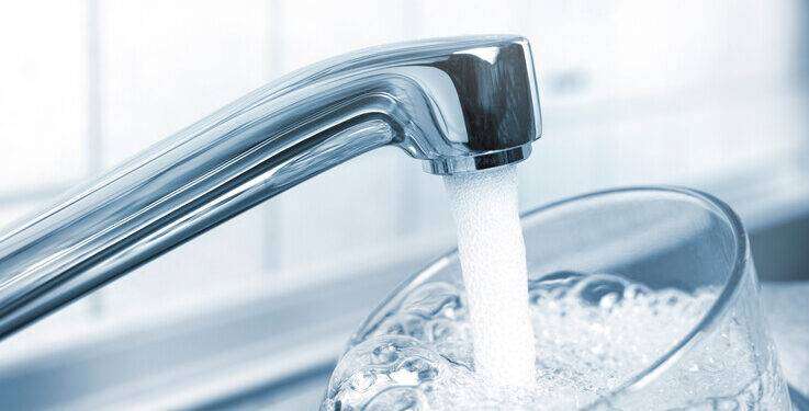 L’acqua del rubinetto fa venire i calcoli renali?