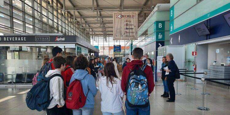 Torna il caro-voli a Natale, per Sicilia e Sardegna tariffe alle stelle