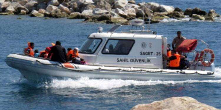 Grecia, affonda nave mercantile al largo di Lesbo: dispersi