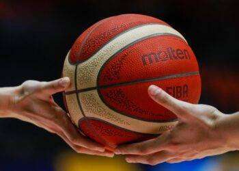 Basket: per la Dinamo sesta sconfitta in campionato a Pistoia