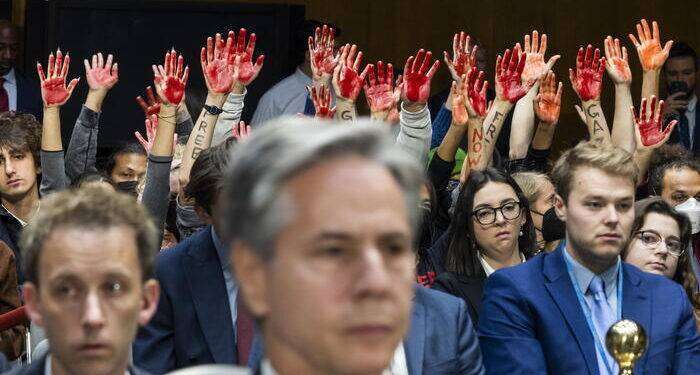 Proteste anti-Israele all’audizione di Blinken e Austin al Congresso
