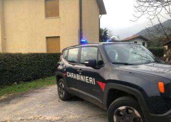 Anziana trovata morta in casa, grave il marito