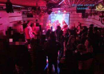Discoteca abusiva in uno scantinato, denunciato titolare bar