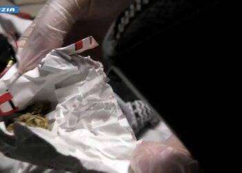 Operazione della polizia a Cagliari alla ricerca di droga e armi