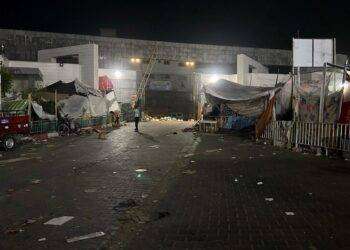 L’esercito del regime sionista israeliano entra nell’ospedale al Shifa, crimine contro l’umanità