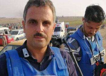 Gaza, giornalista palestinese ucciso dopo la diretta tv. È il 36esimo operatore dell’informazione ucciso dai sionisti