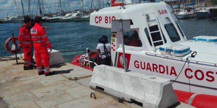 Cadavere in decomposizione su litorale a Stintino, è senza testa