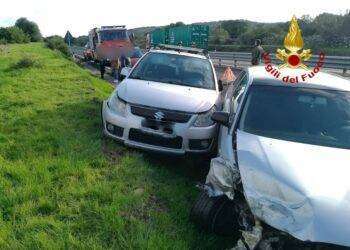 Oristano, scontro tra tre auto: feriti trasportati in ospedale