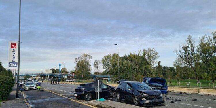 Grave incidente a Milano,12 persone coinvolte e due morti