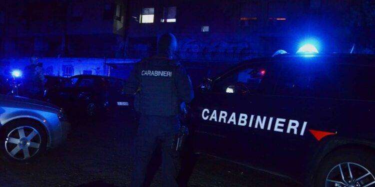 Auto fuori strada, 20enne muore mentre rincasava dopo lavoro