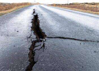 L’Islanda attende l’eruzione. La corsa degli sfollati per recuperare animali e oggetti di valore