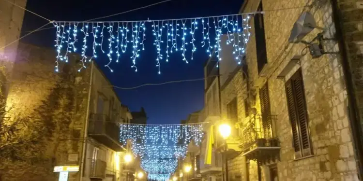 Mercatini e luminarie di Natale da dicembre a Cagliari: gravi ritardi sul Capodanno