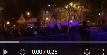 Madrid, proteste e scontri contro accordo politico tra socialisti e indipendentisti catalani