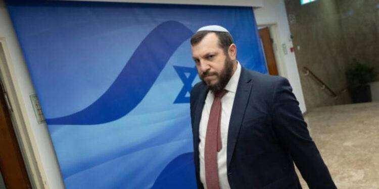 “Sganciare una bomba atomica su Gaza è un’opzione”: bufera sul ministro israeliano, subito sospeso