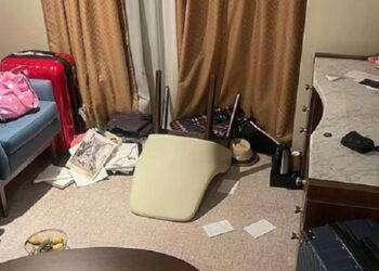 Crociera choc, nave nella tempesta e 150 feriti: “C’erano onde alte nove metri”