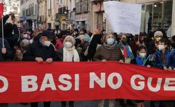 “No al 4 novembre, no alla festa delle forze armate”, corteo a Cagliari