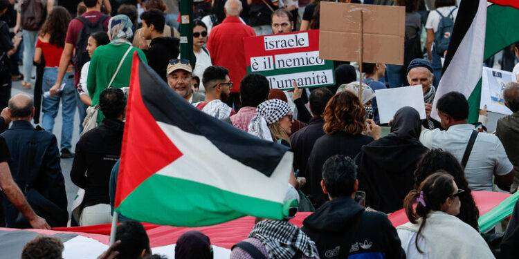 Blitz pro Palestina negli uffici Ue a Roma